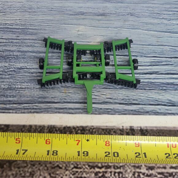 ERTL | Toys | Ertl 64 Scale John Deere Folding Bat Wing Disk Implement ...